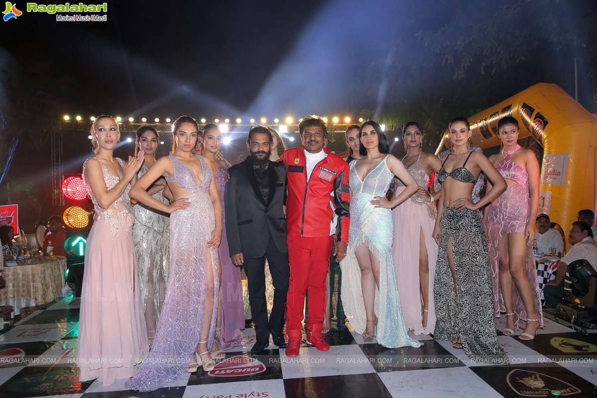 Ragalahariteam's tweet photo. Lion Kiron 'K Party' Fashion Show 2022 at Jalavihar, Necklace Road
More Photos - https://t.co/XG0nZnGRQR
#LionKiron #KParty #FashionShow #Fashion #Party https://t.co/NIM7rZvbdk