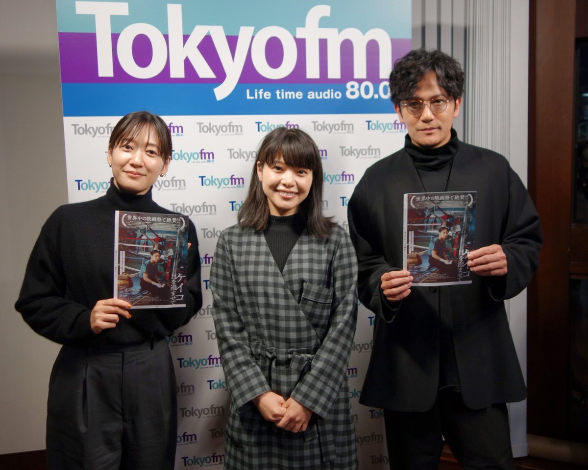 FjM7JeeaUAIIfk4?format=jpg&name=orig