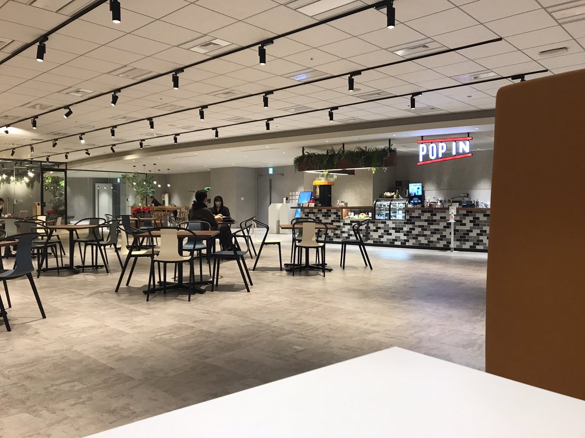 夕方は人が少ないね@会社