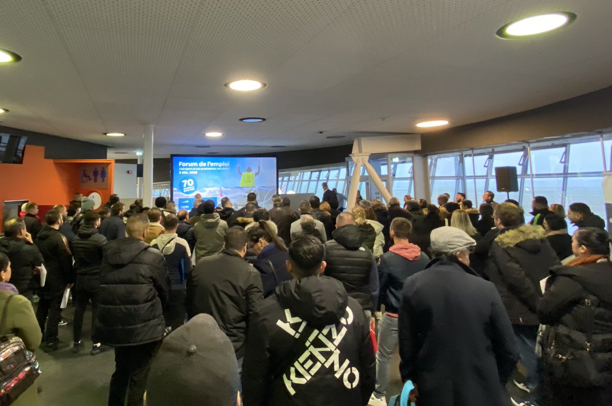 notre premier Forum de l’Emploi a débuté ! plus de 500 candidats inscrits sont attendus sur cette journée qui permettra de rencontrer les recruteurs de la plateforme et de postuler aux plus de 70 postes proposés @LagardereTR #SerisSecurity #ProImpec <a href="/Aeroport_Lille/">Aeroport de Lille✈</a> <a href="/aviapartnerF/">Aviapartner</a>