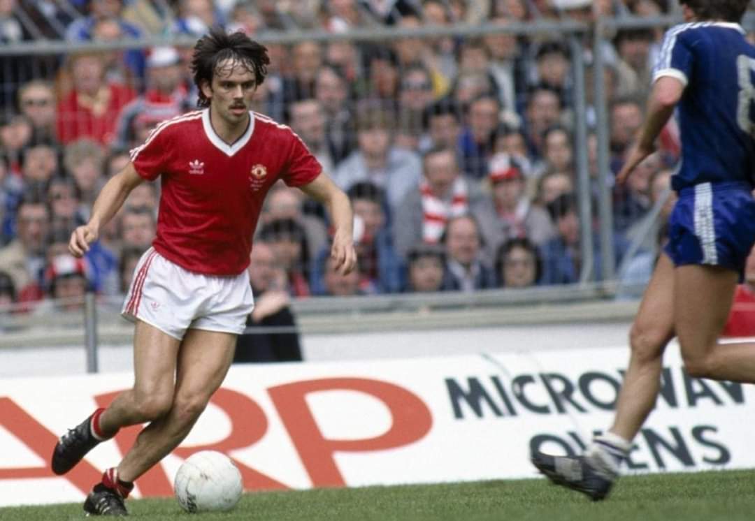 GadaboutU's tweet photo. Spare a thought for FA Cup winner, Alan Davies, who left us at just 30, in February 1992. The Welsh winger remarkably has the 1983 FA Cup final &amp; replay amongst his mere 10 1st team games for #mufc, &amp; scored just 1. Alan was at the club 9 years but sadly took his own life. RIP. https://t.co/TQCUsjG0Th