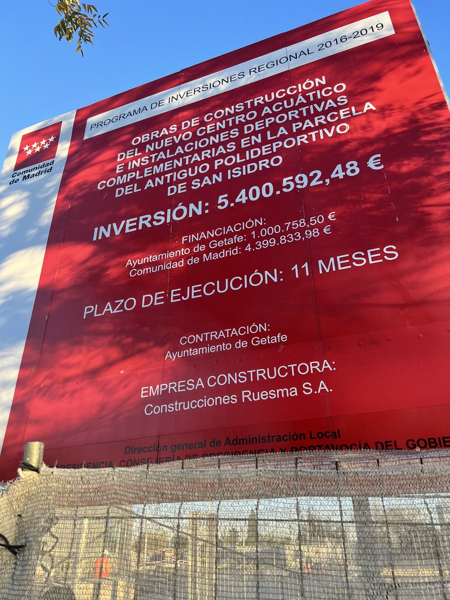 gasmoral's tweet photo. La Junta de Gobierno @aytogetafe vuelve a AMPLIAR el plazo ejecución de OBRAS 🚧 Polideportivo San Isidro ⚽️🏊‍♀️ hasta el 20 de diciembre 
👉 ¿Llegaremos a tiempo? 🕢
👉¿Alguna explicación del sobreprecio💰💶? ¿Por qué? ¿Por cuánto?
➡️ Muy pronto en 🗞️📰@aldiagetafe https://t.co/j8GIFbu8cL