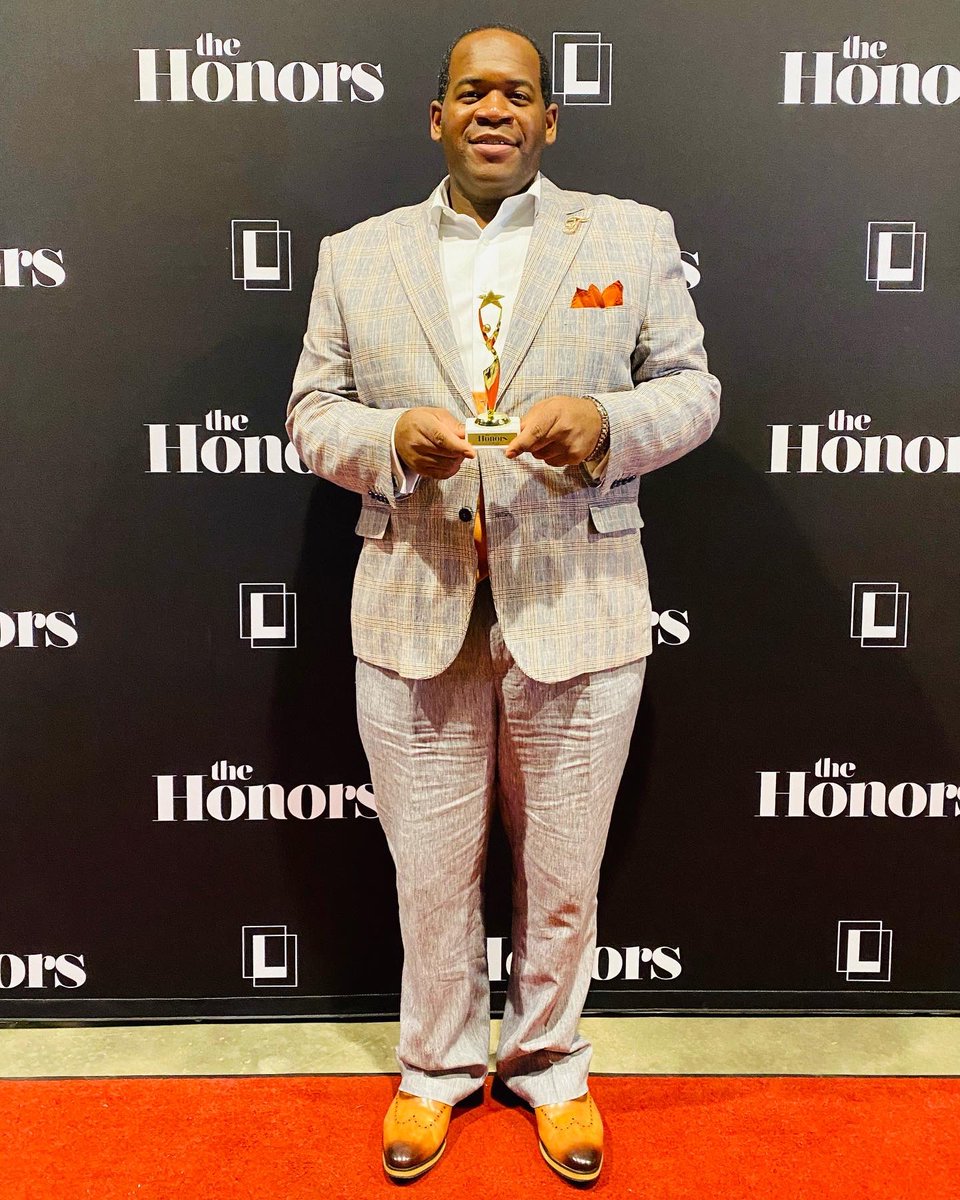 Man_Excellence1's tweet photo. I am so honored to receive This Way Award for @thelifechurch.kidslife Guest Services! 
OUR VISION We are one church in many locations – dynamic, Spirit-filled and diverse – serving people, developing leaders and impacting generations.
 @thelifechurchglobal https://t.co/jcbds8CCX0