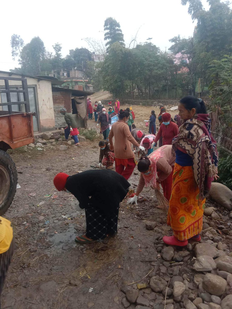ManuSappy's tweet photo. #HappeningNow sanitation campaign in Gairi tole and krishna tole in #Birendranagarmunicipality ward no 4 #Jointcampaigning by TLO,child club,BNa and ward to declare the model community. @SnvNepal @DangalParwati https://t.co/zy7I2XHV8p