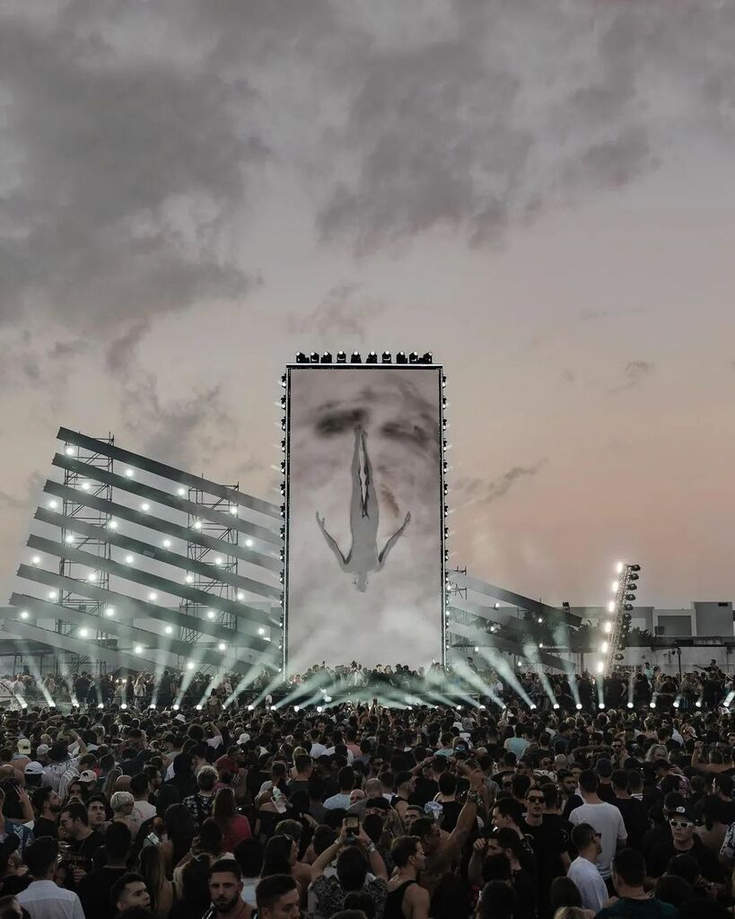 NightoutI's tweet photo. Miami 🖤🤍 🇺🇸

Choose your favorite 1,2,3. 

@taleofus 
@anyma_ofc 
@mrak_ofc 
@factorytown_

#miamiflorida #nightoutindia 
#taleofus💣 https://t.co/ztNa5uYmhl https://t.co/eZGtaQOc5i