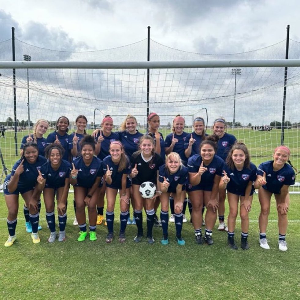 3-0 Win v ECNL-RL SA United USC 04G <a href="/TSSCollegeBound/">The Sport Source</a> College Showcase! 
✅Goals <a href="/Layla_Hansen06/">Layla Hansen</a> (1)
<a href="/GiannaAntovoni7/">Gianna Antovoni #7</a> (2) 
✅Assists <a href="/sarahmdress/">sarah dress</a> (1)
✅Def Shutout⚽️
<a href="/AlexaHarriman/">Alexa Harriman</a> <a href="/emilylau_/">Emily Lau</a>  <a href="/haliburtonmaiya/">Maiya Haliburton</a> <a href="/camdenfawver12/">Camden Sadie Fawver</a> <a href="/BienatiGianna/">Gianna Bienati</a> <a href="/LollarSummer/">Summer Lollar</a> <a href="/Averi_FCD/">Averi</a> <a href="/ABarber2023/">Amelia Barber</a>