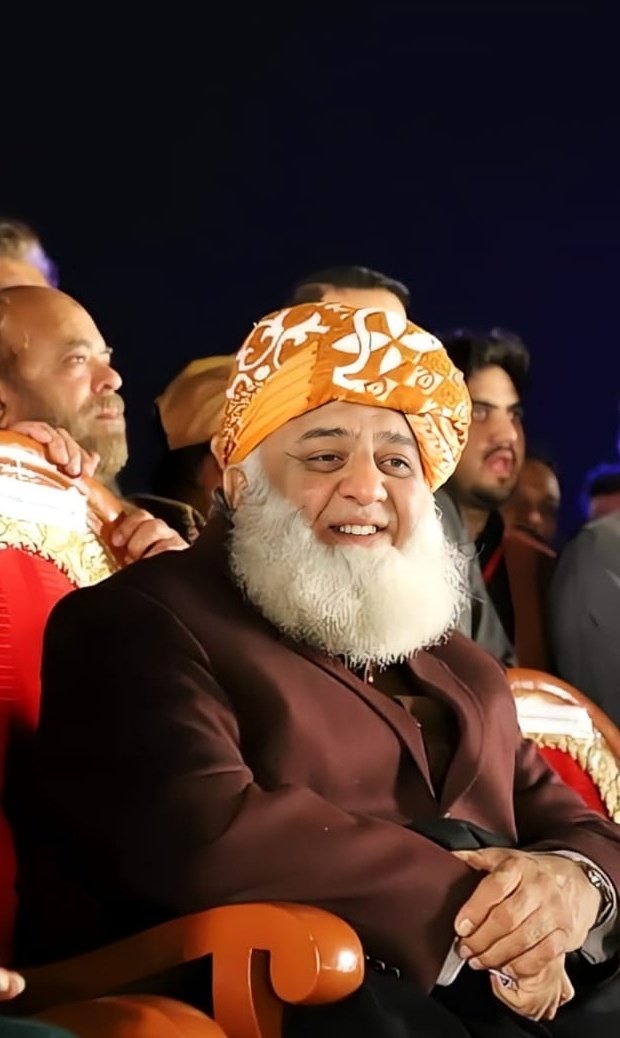 مولانا فضل الرحمن صاحب کے لئے کوئی ایک جملہ ؟