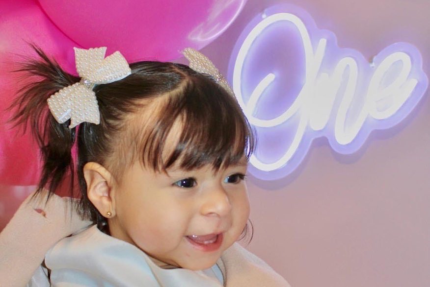 IsraelBaezaMO's tweet photo. Happy 1st Birthday Natalia 🤍🎂

May the Lord grant us wisdom to lead her in his word and the courage to correct her when there is a need. Natalia may your eyes, ears and heart learn to seek wisdom from above as you continue to grow. I love you my little girl, Happy Birthday! https://t.co/3IuSpyVdnX