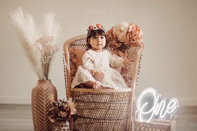 IsraelBaezaMO's tweet photo. Happy 1st Birthday Natalia 🤍🎂

May the Lord grant us wisdom to lead her in his word and the courage to correct her when there is a need. Natalia may your eyes, ears and heart learn to seek wisdom from above as you continue to grow. I love you my little girl, Happy Birthday! https://t.co/3IuSpyVdnX