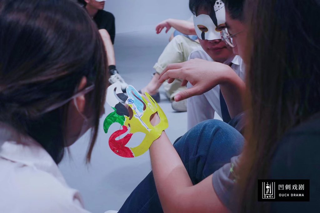 OuchTheatre's tweet photo. #psychodrama in Shenzhen🥳🥳🥳
put on the mask, be yourself🎭

#appliedtheatre #ouchtheatre https://t.co/C1UD7EYpZ9
