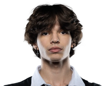 lcsswinub's tweet photo. [Sources] 100T is having severe problems with their pre-season Korean bootcamp.
"Tenacity's jaw is so sharp, it violates TSA guidelines for dangerous objects [...] it's a struggle to get him to Korea" https://t.co/uQqOMa1GPx