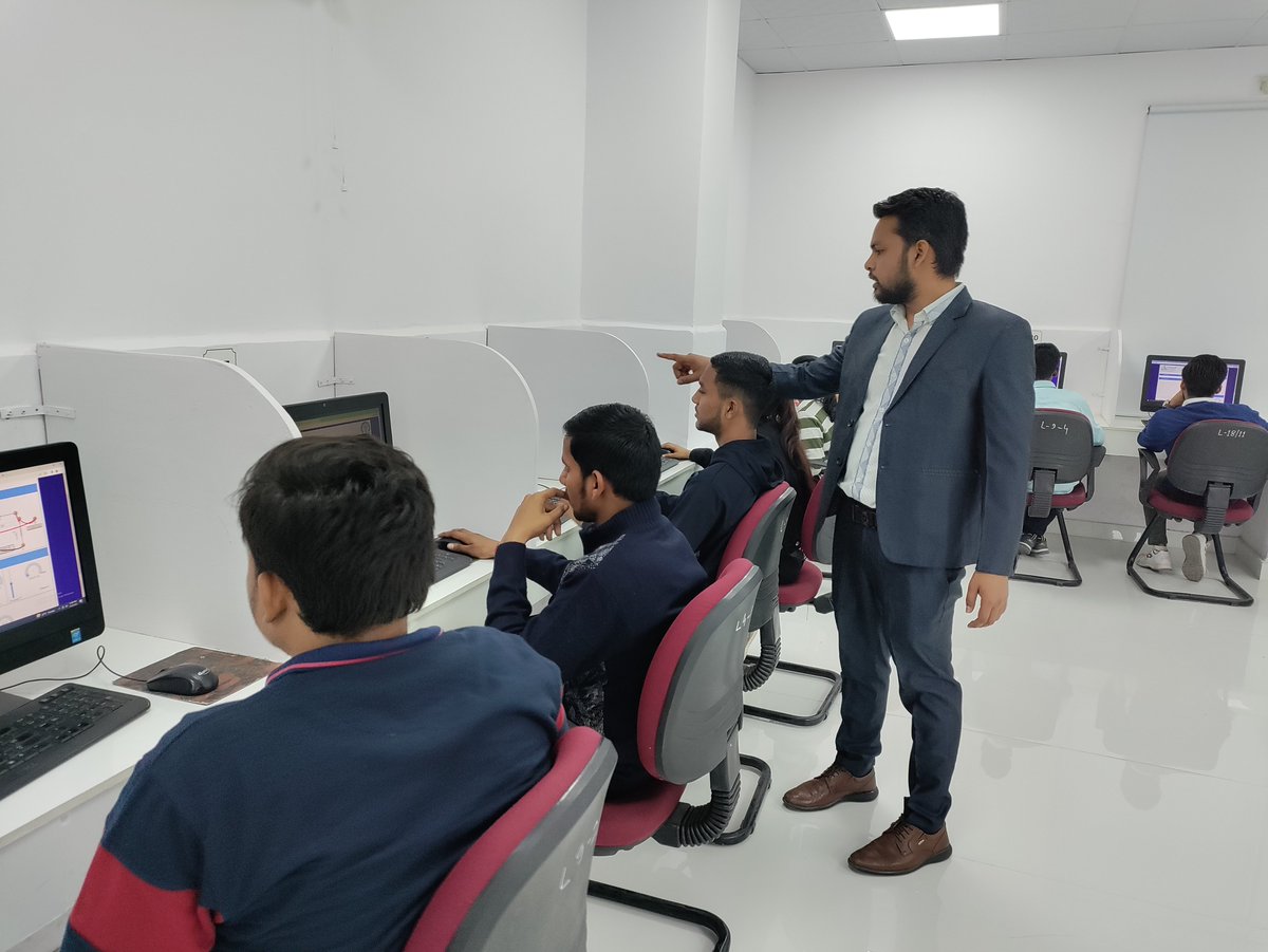 DronacharyaDgi's tweet photo. Glimpses of One Day Workshop On “Virtual Lab” organized by IIC Dronacharya Group of Institutions, Greater Noida.
#virtuallab
#workshop
#iic
#DronacharyaGroupofInstitutions
#GreaterNoida
#bestengineeringcollege
#multipleplacements
#TopEngineeringCollege
#UttarPradesh https://t.co/bJ8dieTLXw