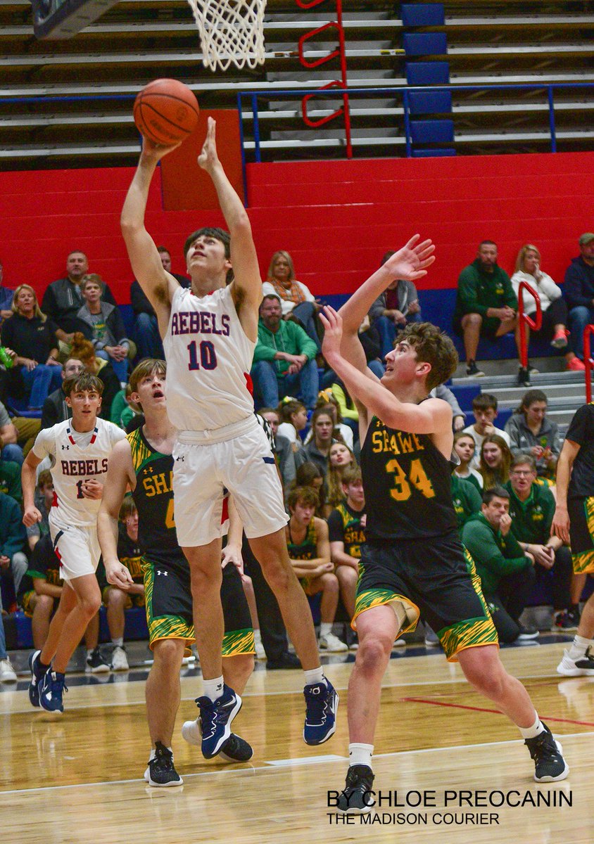 CampbellSports's tweet photo. Southwestern's boys knocked off Shawe 78-45 in boys basketball on Friday. (Madison Courier Photos by Chloe Preocanin) https://t.co/VSB8KYRuB5