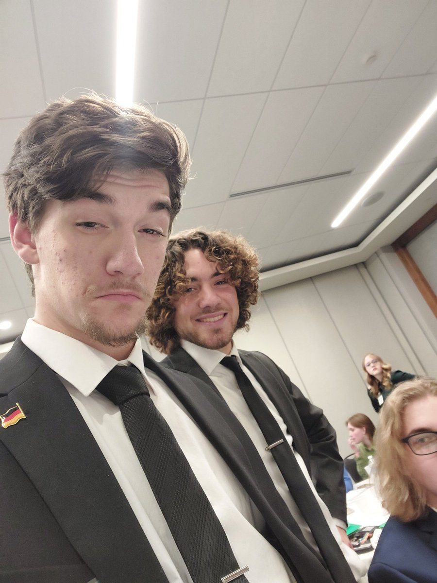 Logan_babb_61's tweet photo. Moments before disaster and an open mic serenade #omun2022 https://t.co/SaQFiA2UUW