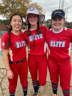 paytonbrigman4's tweet photo. This weekend was a little different. We played for a good cause but we also had to help a friend close a chapter in her softball journey. I got home run #25 but more importantly @HayleeKnoppe got her first and we won the championship in the gold bracket for her. @EliteRay_SC https://t.co/F8KM5SgEzE