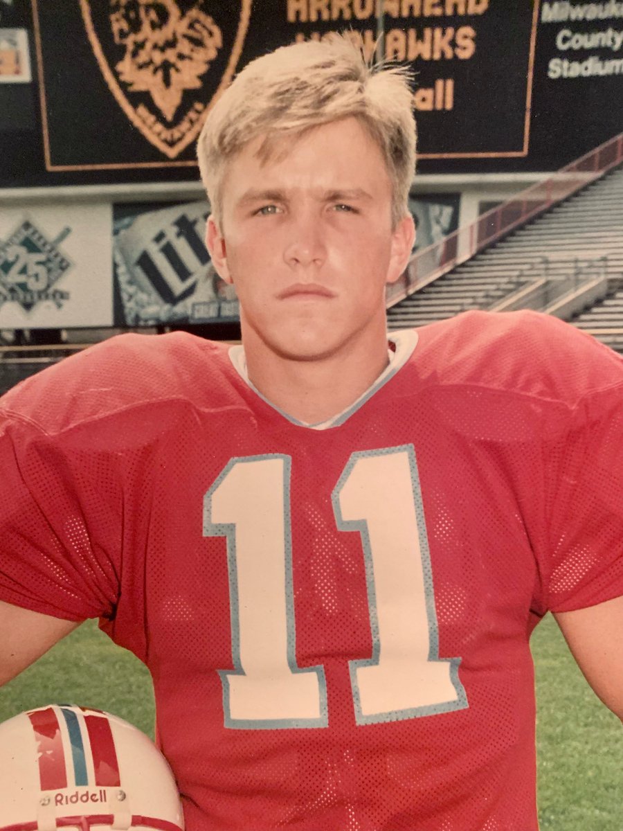 ArrowheadFB's tweet photo. Congrats to @AndrewWeske on your Fuzzy Marek Offensive Player of the Year! https://t.co/6LJuVGRycF