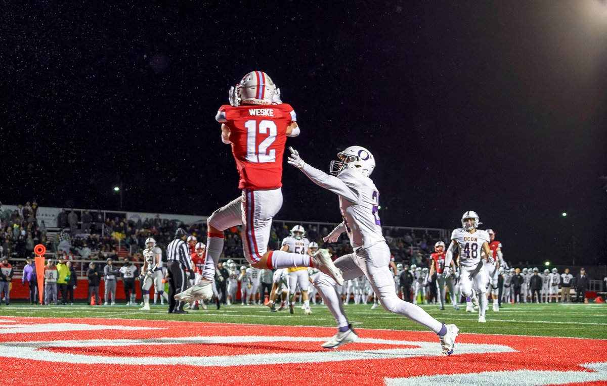 ArrowheadFB's tweet photo. Congrats to @AndrewWeske on your Fuzzy Marek Offensive Player of the Year! https://t.co/6LJuVGRycF