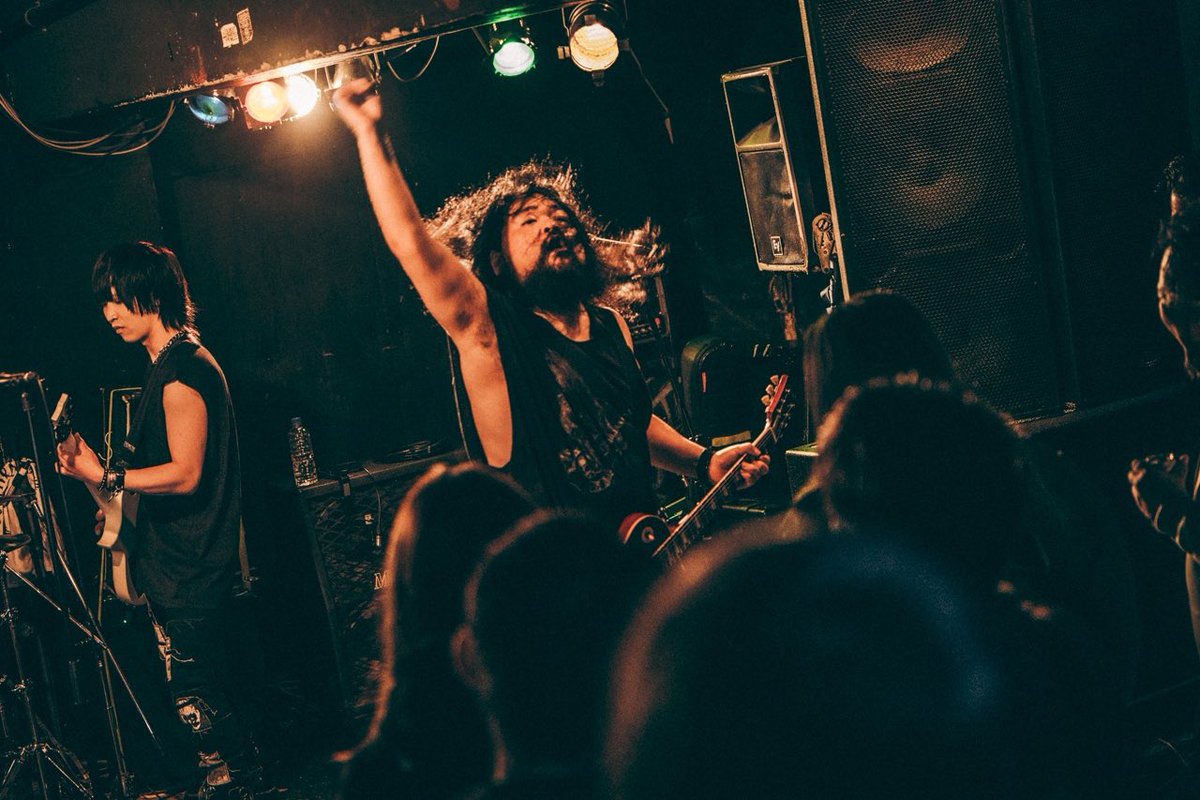 NaKK_RockStar's tweet photo. 【NaKK BAND】
22.12.04 Live at OSAKA SINKAGURA
BEASTIE CIRCUS vol.7
Thank you I LOVE you.
Thank you BEAST CROWN(@beast_crown666)
📸TAKA(@tictac_works)
#NaKKBAND https://t.co/I5mfVsXAJi