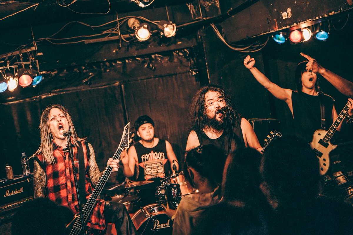 NaKK_RockStar's tweet photo. 【NaKK BAND】
22.12.04 Live at OSAKA SINKAGURA
BEASTIE CIRCUS vol.7
Thank you I LOVE you.
Thank you BEAST CROWN(@beast_crown666)
📸TAKA(@tictac_works)
#NaKKBAND https://t.co/I5mfVsXAJi