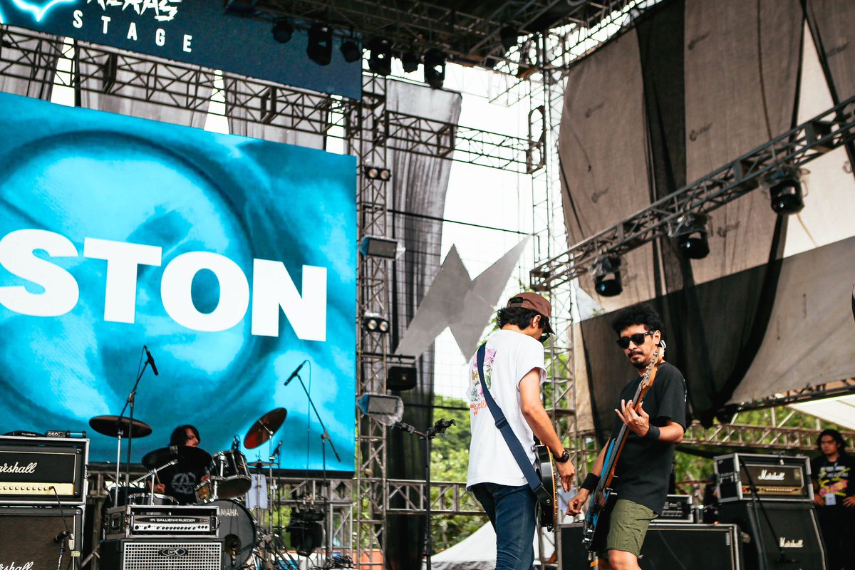 piston (@derupiston) on Twitter photo Seru sejak siang hari!
Terima kasih yang sudah ikut bersenang-senang di Magnumentary Festival <a href="/DistorsiKeras/">Distorsi Keras</a> <a href="/richmusiconline/">RICH MUSIC</a>
Berjumpa lagi tahun depan. Seru sejak siang hari!
Terima kasih yang sudah ikut bersenang-senang di Magnumentary Festival <a href="/DistorsiKeras/">Distorsi Keras</a> <a href="/richmusiconline/">RICH MUSIC</a>
Berjumpa lagi tahun depan.