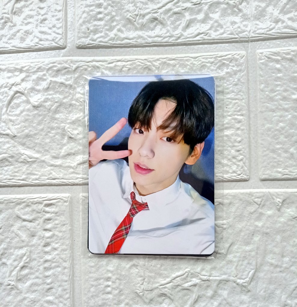 keiysph's tweet photo. 🛒: #KeiysOnhand wts lfb ph help rt 
TXT LIGHT STICK PC SET 

— 150 

DOP: PAYO 
MOD: FLASH, J&amp;T, SCO https://t.co/xtJESJDnK9