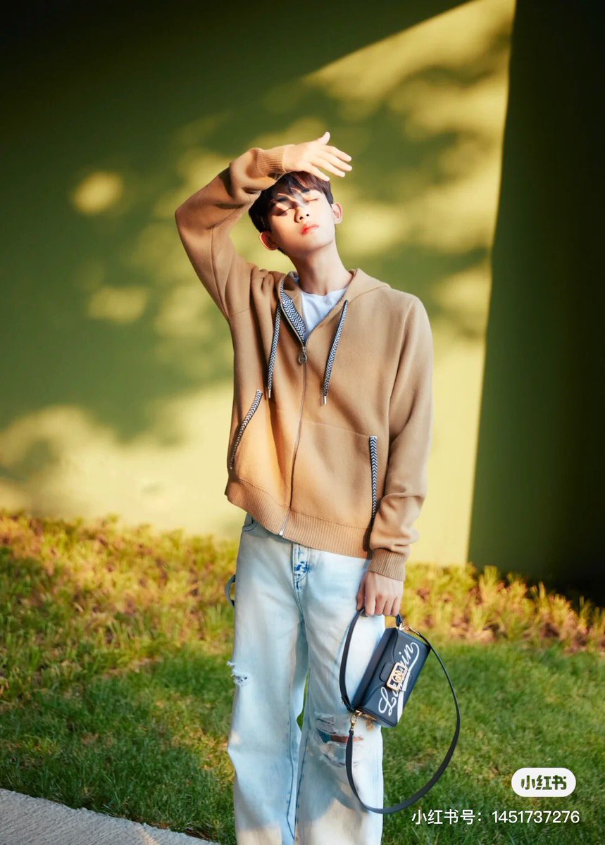 wwfolder's tweet photo. #winwin update ☀🤍 https://t.co/yqSv4DjKB4