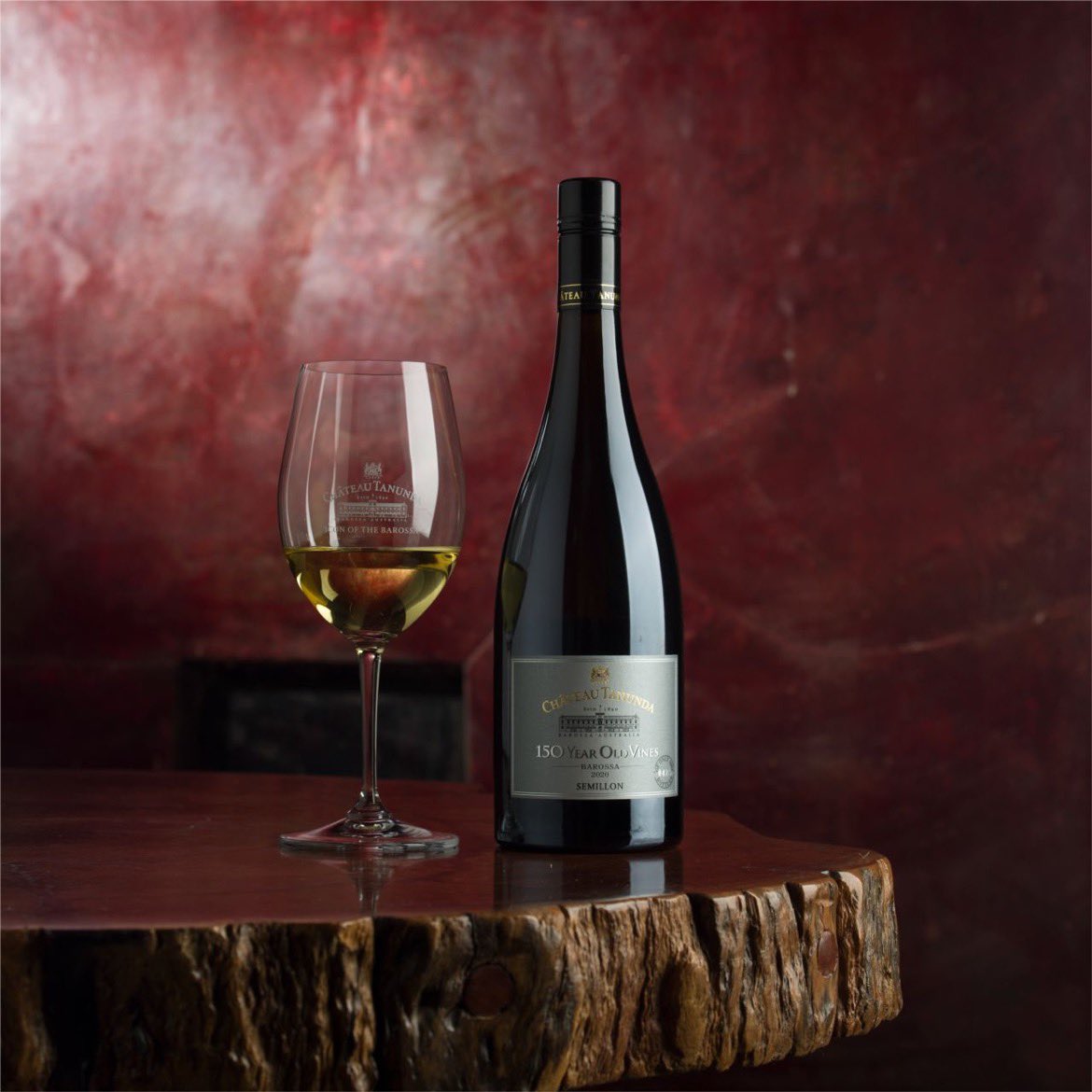 Great news at the announcement of James Suckling’s Top 100 Australian Wines of 2022
# 35: Chateau Tanunda 150 Year Old Vines Semillon 2021