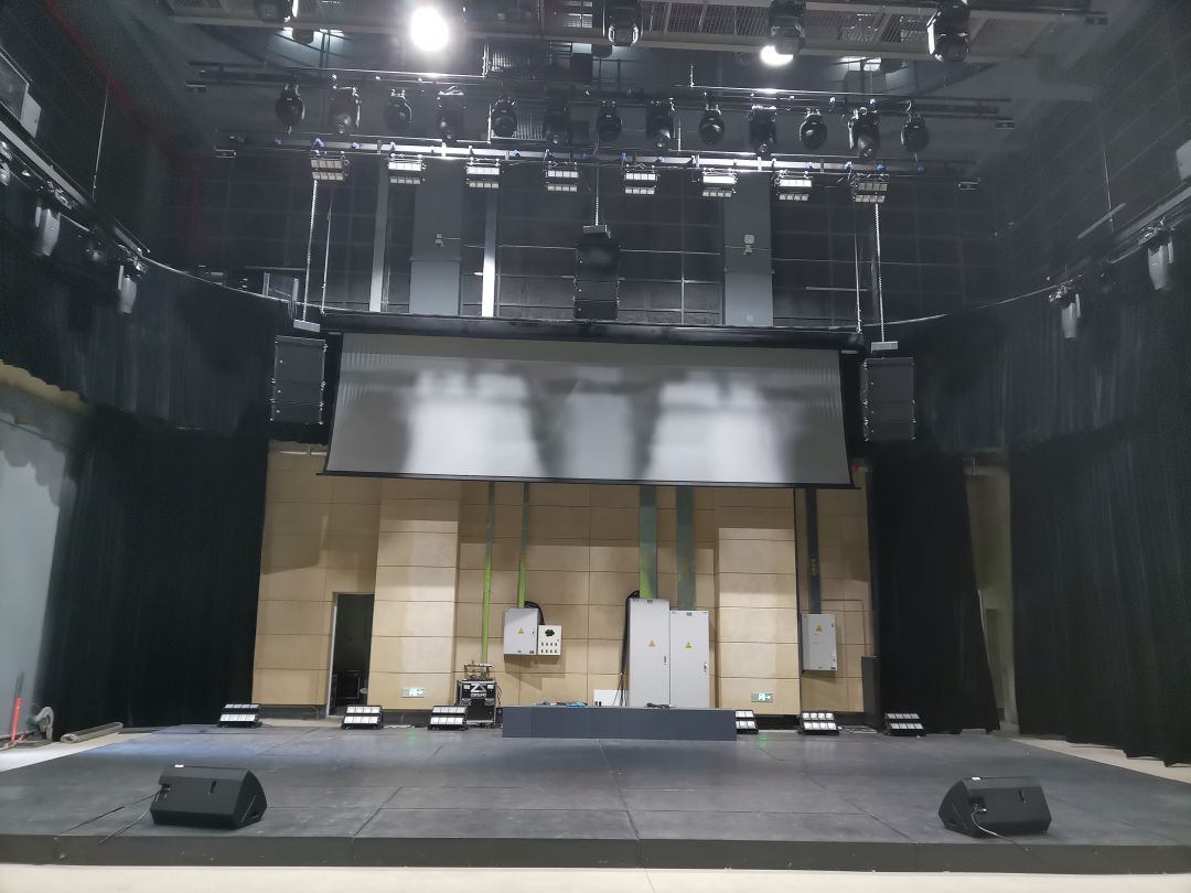 zsoundaudio's tweet photo. ZSOUND linearray system at Beijing Cinema College.
For more info... visit us:

#ZSOUND #zsoundlinearray #linearray #linearrayspeaker #linearraysystem #linearraysound #linearraysoundsystem #linearrayspeakersystem #livesound #passivelinearray #activelinearraysystem https://t.co/FEArhq1JWx
