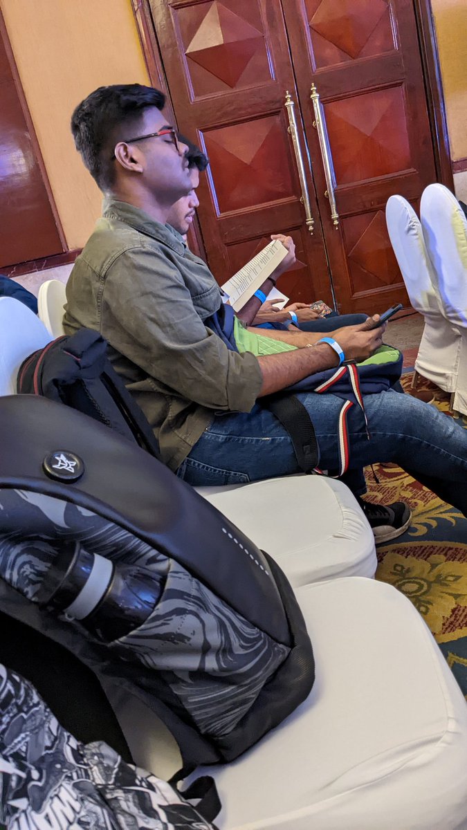 0xmukeshh's tweet photo. @GDGCloudMumbai @gdgmad Bro let me complete one paragraph 😁
KT lagega 😅 https://t.co/vGcHaNBN9N