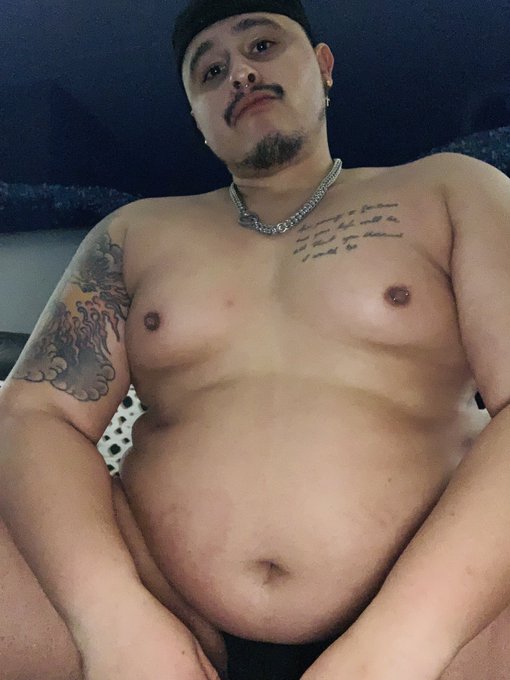 Chose &ldquo;carry out&rdquo; tonight for my dominos order. Left feeling satisfied and wondering how I do not have<a href="/tag/newprofilepic"class="tags"><span>#newprofilepic</span></a>