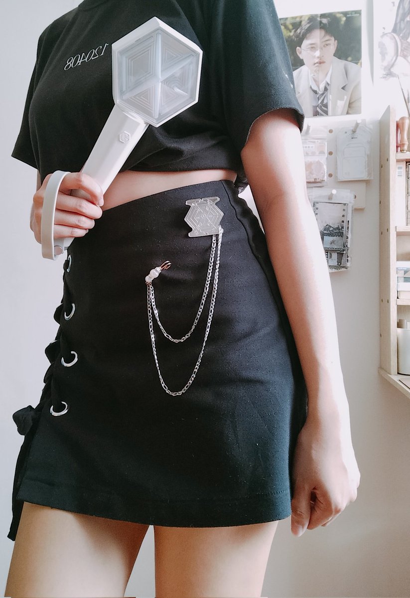 twelfthmemoire's tweet photo. Looking for something to spice up your OOTD on the upcoming #BeYou2Manila?

𝙀𝙓𝙊: 𝘼 𝘿𝙚𝙘𝙖𝙙𝙚 Brooch by mémoir.e is still available in (2) silver color! You can use this as a badge pin in your tote bag as well 🤗

Kindly DM if interested! Thank you and Happy Holidays 🤍 https://t.co/dXDp8dSRNo