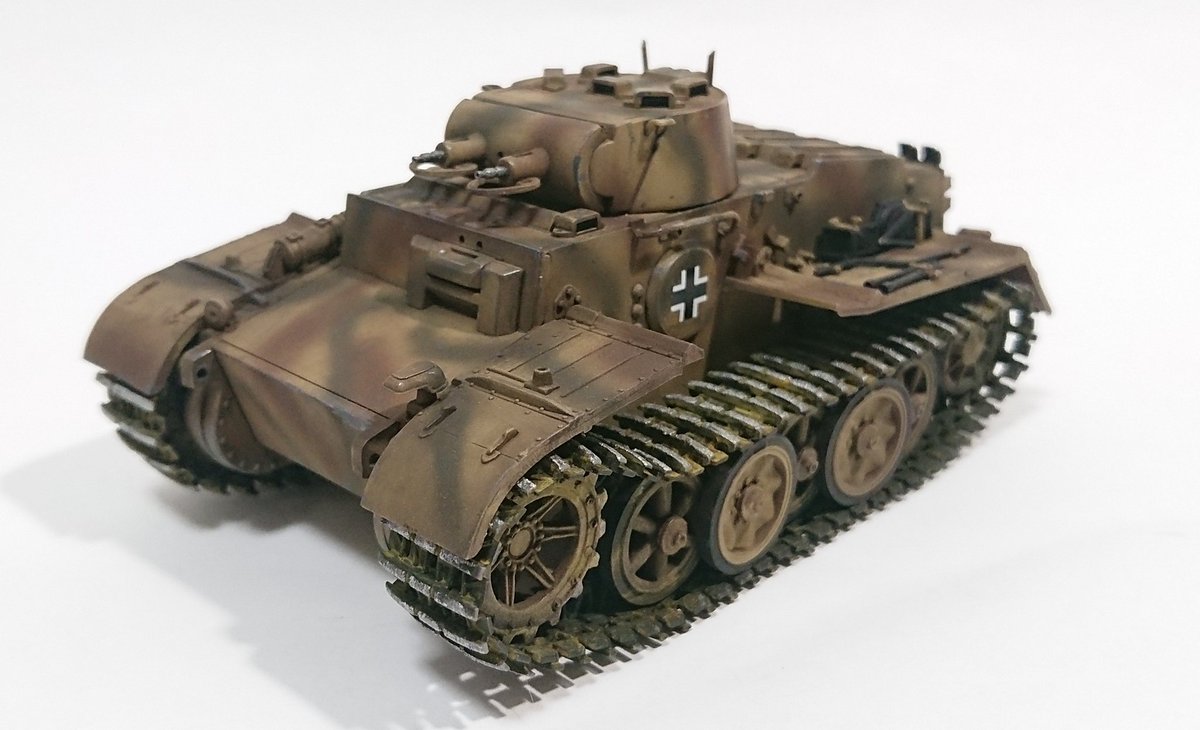 jp4_l70_a's tweet photo. 1/35 アラン I号戦車F型
PanzerKampfwagen II ausf F
ALAN

キットは良好、パーツも
少なく組みやすい
作りが甘い部分は工作と
ストックパーツでしのぐ！

特別部隊とか警察戦車中隊ほか
諸々で使用された模様
対パルチザンが有名かな？

https://t.co/GMrKnBy2yq

#panzer #scalemodel https://t.co/579AJEWMEv