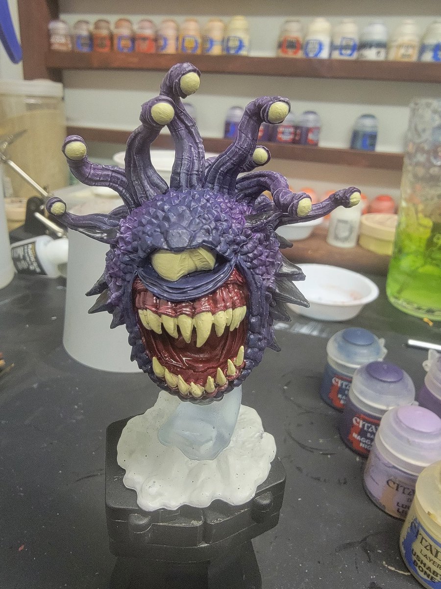 Wolfsythen's tweet photo. Currently working on a beholder till I can fix my airbrush #miniatures #beholder #dnd https://t.co/GvqeBE2HQX