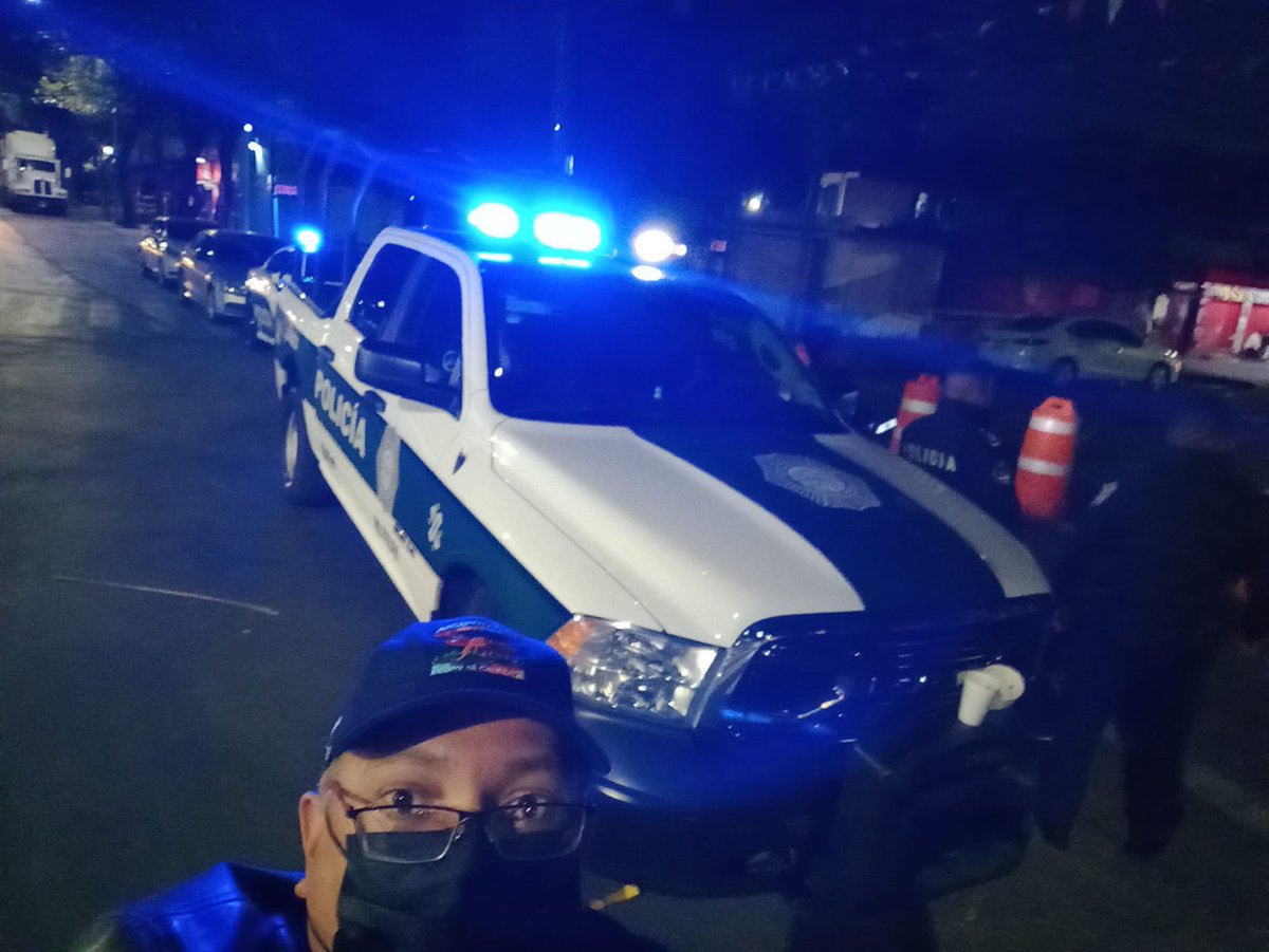 La Dirección General de Gobierno, con apoyo de policía auxiliar de la Alcaldía Azcapotzalco, atendieron la solicitud para el retiro de chelerias en la feria instalada con motivo de la fiesta patronal en el pueblo de Santa Bárbara.