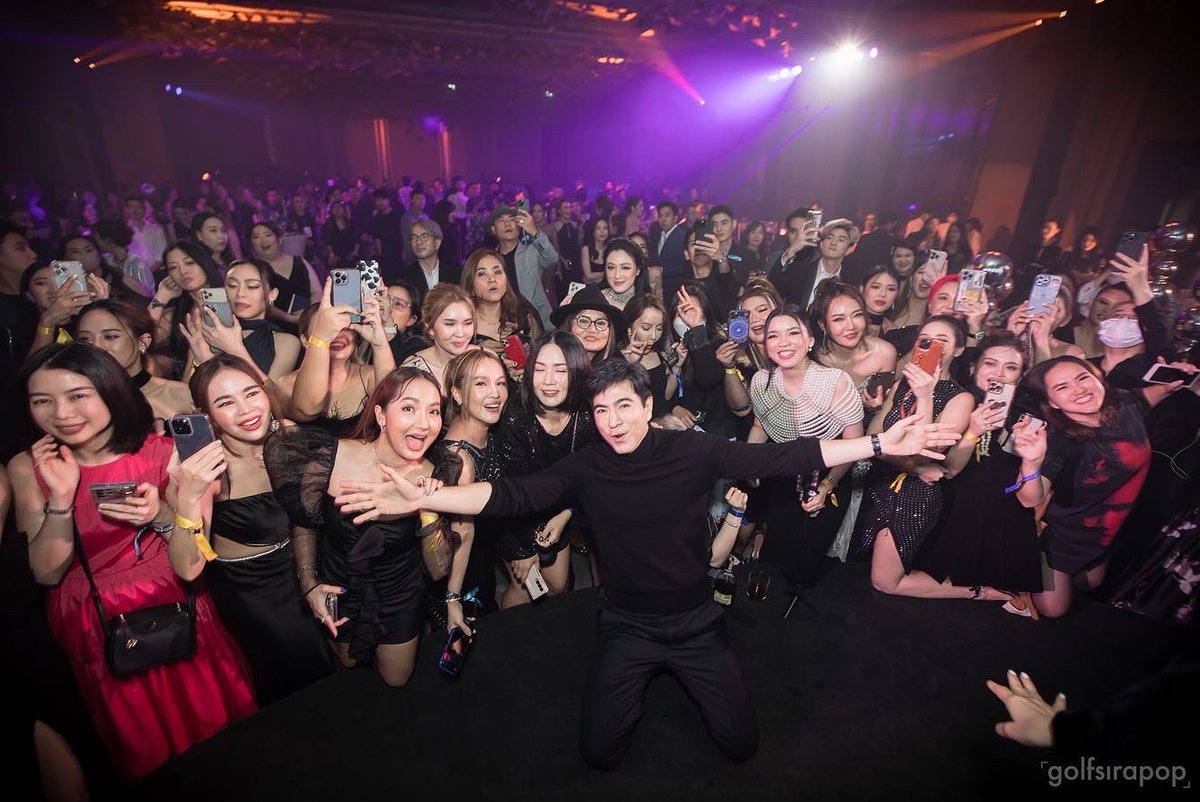 AllNews_th's tweet photo. พานาซี ฉลองก้าวสู่ปีที่ 15 สุดยิ่งใหญ่ มอบโอกาสสุดแสนพิเศษแก่ลูกค้าพานาซีร่วมสนุกกับค่ำคืนสุดพิเศษในเอ็กคลูซีฟ ปาร์ตี้ กับซุปตาร์ระดับโลก “แจ็คสัน หวัง”
🔗 https://t.co/MljC1eilVU
#panacee14anniversary #panacee
#JacksonWang https://t.co/xQMQi9zokH