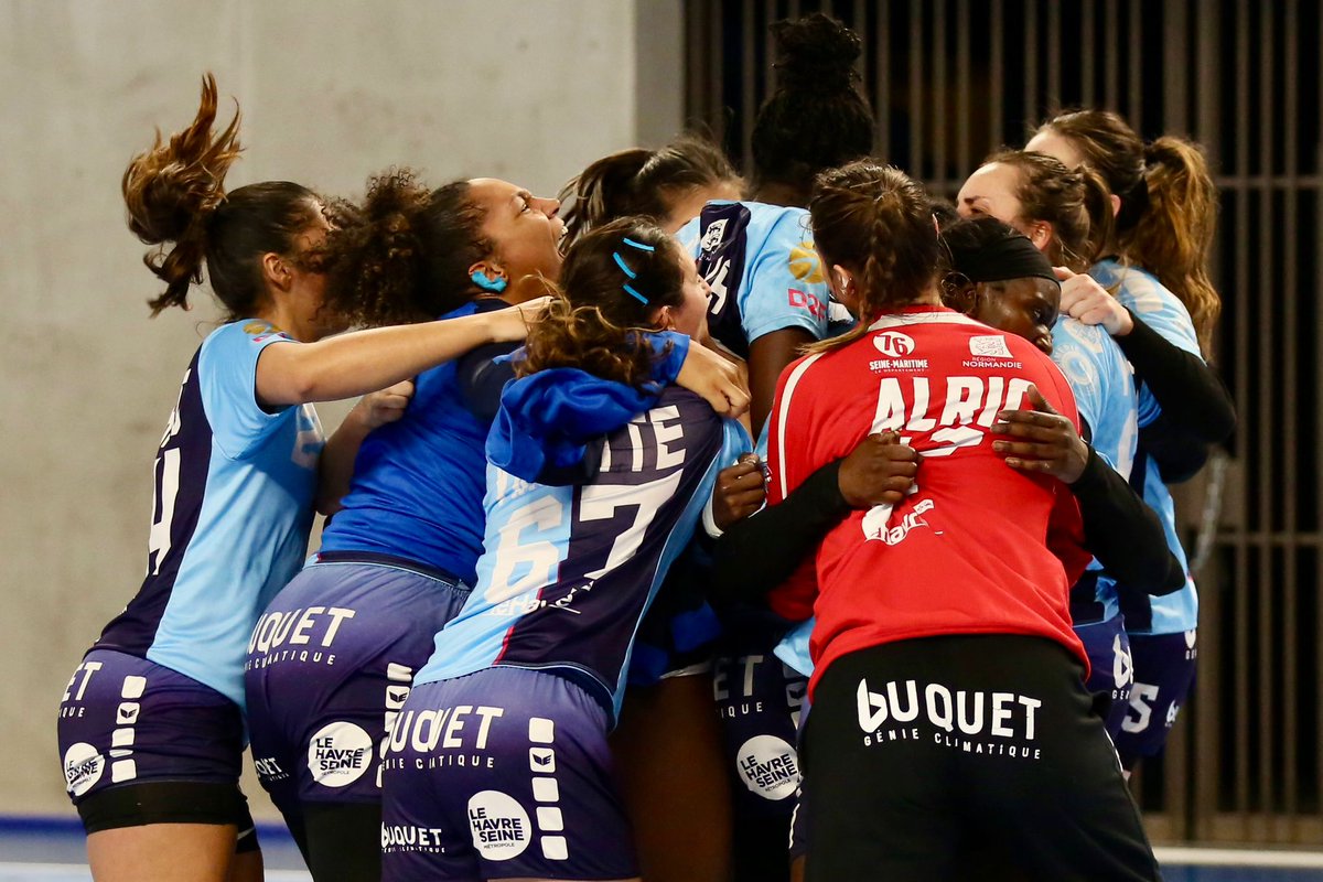 HacHandball's tweet photo. 💯 MONDAY MOTIVATION 💯

☀️ Un début de semaine victorieux pour nos Conquérantes ! 
✅ + 3 pts à Noisy 

Prochain match le 17/12 face à @LommeLilleMH aux Docks ! 🔥

📸 @denisbroyer77 (😉)

#noussommeslehavre https://t.co/kN9cwZuSA5
