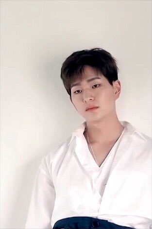 Onew_collarbone's tweet photo. Happy 4th Solo Debut Anniversary, ONEW! 🎉🎉😍😍💙💙🐰
ONEW 'Blue' MV ▶️ https://t.co/5vJS0euQwS

샤이니 온유 collarbone
#온유 #ONEW #オニュ #SHINee
#VOICE_4thAnniversary #온유버블 https://t.co/y4akOTOoWB