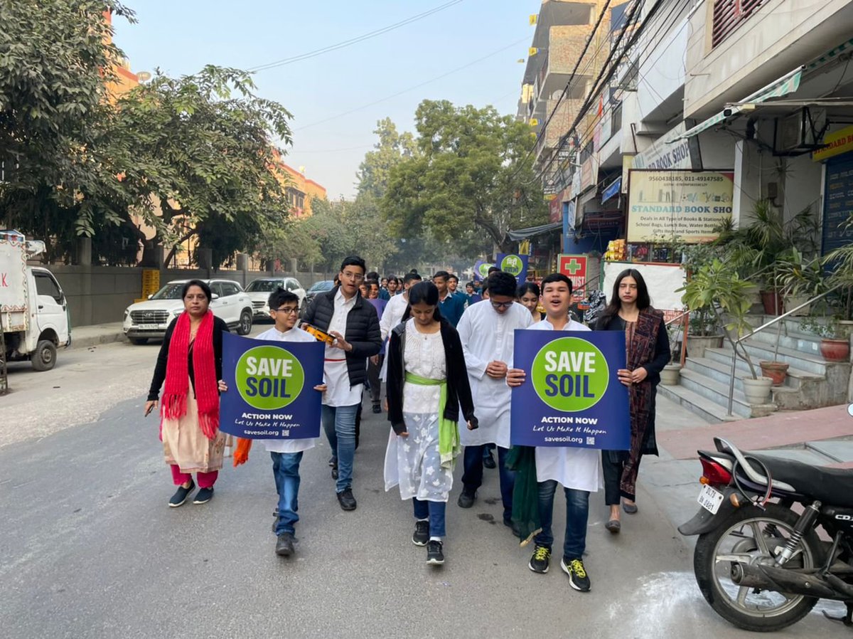 SSaurakhia's tweet photo. Let's lend a hand,to save our Land! MISSION MITTI- A Street Play  performed by the Ahlconiites. A Walk to Remember- Awareness Walk on World Soil Day,2022! We are with you,Sadhguru! Thank you @y_sanjay @pntduggal @ashokkp @sunandask21 @SadhguruJV for this opportunity! https://t.co/Vf9Neg5lEY