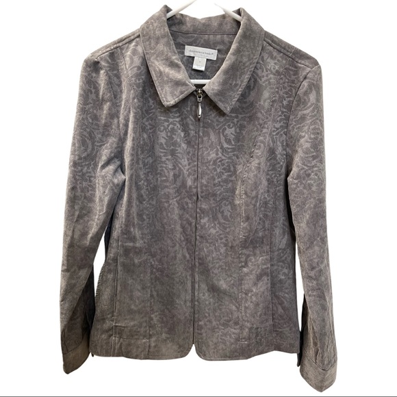 ErinLCBW's tweet photo. So good I had to share! Check out all the items I'm loving on @Poshmarkapp #poshmark #fashion #style #shopmycloset #christopherbanks #rachelrachelroy: https://t.co/ZwsCF3tzmV https://t.co/24CSckcT5K