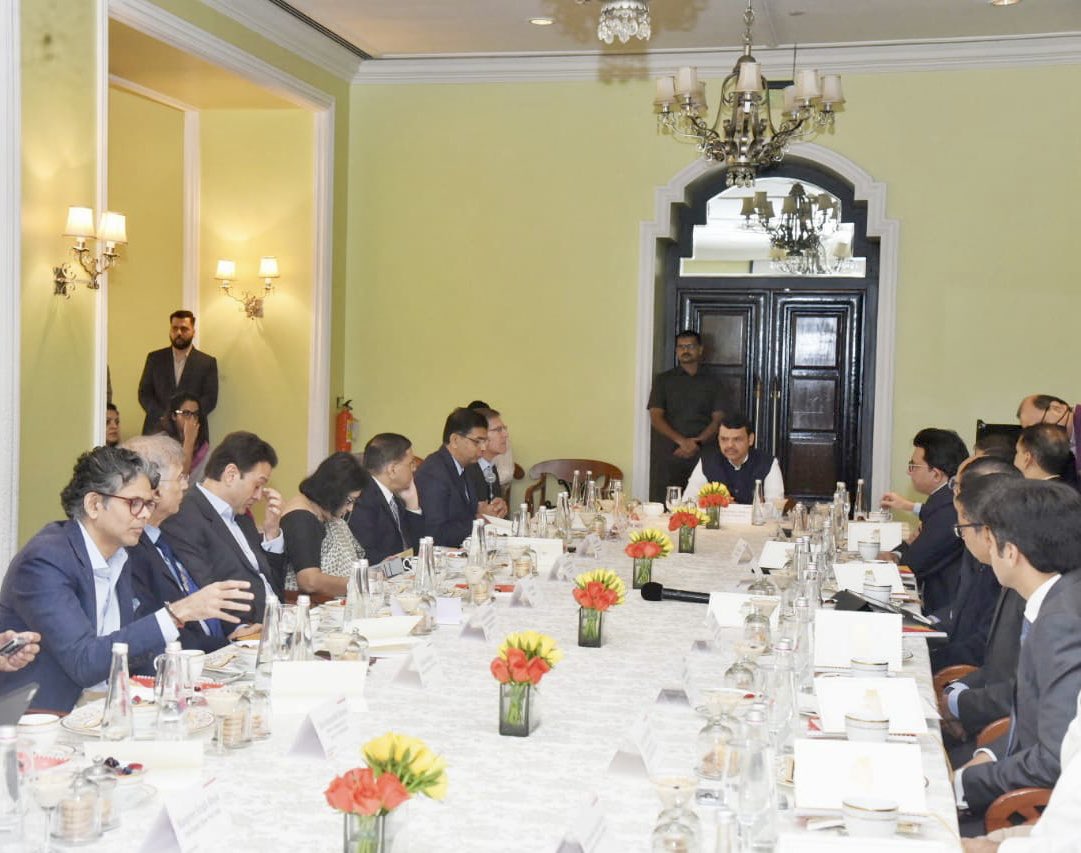 Devendra_Office's tweet photo. DCM #DevendraFadnavis chairs the round table conference ‘Reimagining Maharashtra’.
@PwC Global Chairman @Bob_Moritz, @PwC_IN Chairman Sanjeev Krishan, leaders from the industry Sanjeev Mehta, Arundhati Bhattacharya, Niranjan Hiranandani, Sharad Sanghi, Ness Wadia are present. https://t.co/MM17GgYQXw