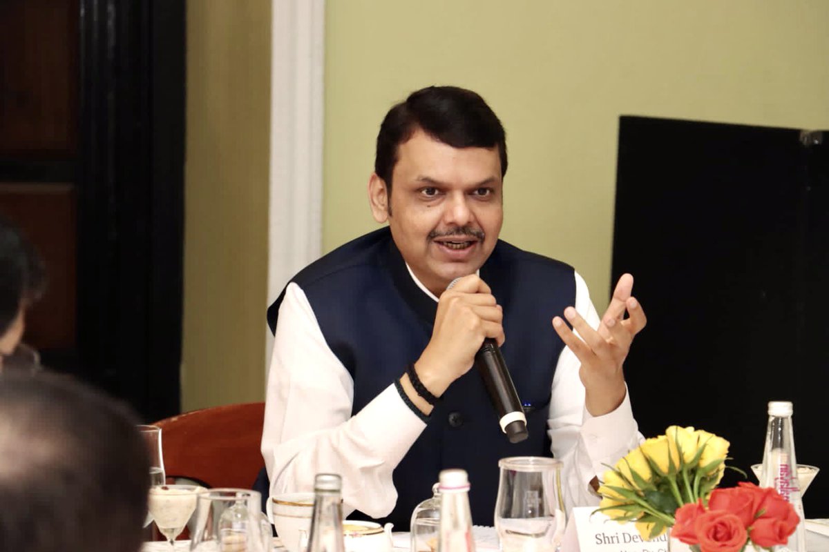 Devendra_Office's tweet photo. DCM #DevendraFadnavis chairs the round table conference ‘Reimagining Maharashtra’.
@PwC Global Chairman @Bob_Moritz, @PwC_IN Chairman Sanjeev Krishan, leaders from the industry Sanjeev Mehta, Arundhati Bhattacharya, Niranjan Hiranandani, Sharad Sanghi, Ness Wadia are present. https://t.co/MM17GgYQXw