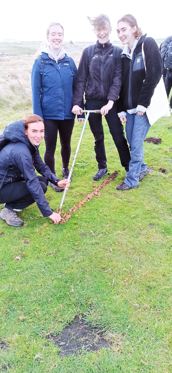 Happy World Soil Day! Gonna miss spreading the joy of soil to students in my new role, but hope I've inspired a few young people to carry the torch for protecting this essential resource. @FahminaAkter7 @SciencesNCL @Mikerobiomes @ZaniCaioF @Nailahina2