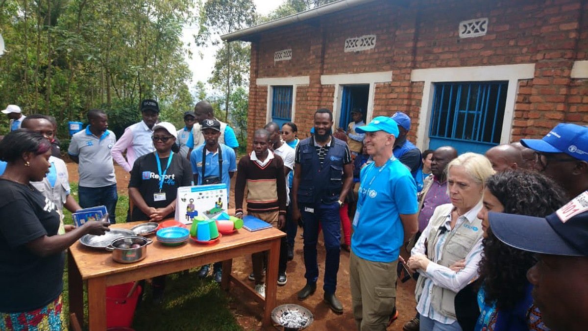 grant_leaity's tweet photo. Visite de notre Directrice Régionale Marie-Pierre Poirier dans le territoire de Walungu au Sud-Kivu. @UNICEFRDC avec @PAM, @FAO et @BMZ aid à renforcer la résilience des enfants à travers de la sécurité alimentaire, l’accès aux services essentiels et la masculinité positive. https://t.co/NxAMMbWv6Q