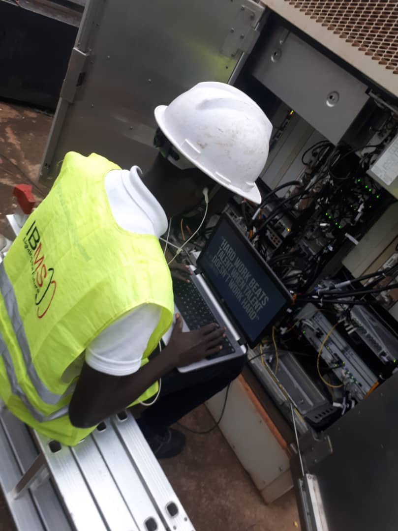 ibmsafrica's tweet photo. Men at work.. providing point-to-point or P2P connection to our customers to increase internet connectivity. #RwOT #ibms_ltd https://t.co/9UEG37biC5