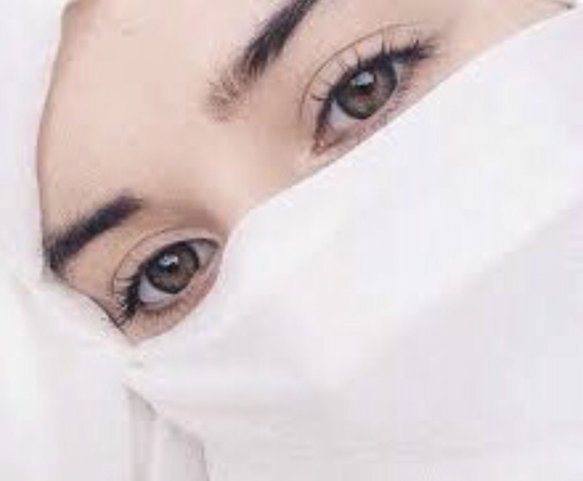 एक ज़रा सी गुफ़्तगू क्या कर ली .. हमने तुमसे 

ख़फ़ा हो गए बज़्म में .. सारे हमसे

#साजिदा
#SajjShayeri 
@HindiPoemz