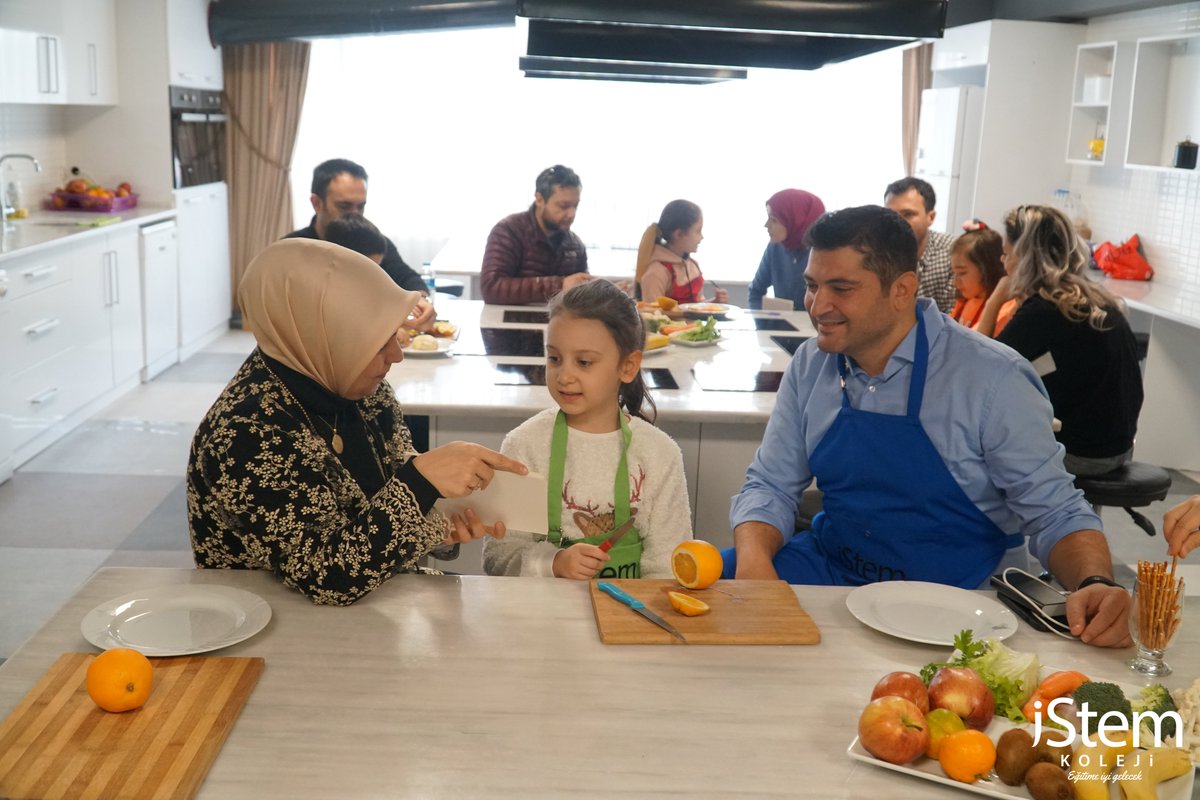 iStemKoleji's tweet photo. #iStemPrimarySchool #EnglishWorkshop #KitchenWorkshop
#StoryHouseWorkshop #TextileWorkshop #Enjoythemoment
#Havefun #2ndgradestudents #istemkoleji #eğitimeiyigelecek #atölyeakademi #İStemKolejiilkokul https://t.co/7TvReGWTR8