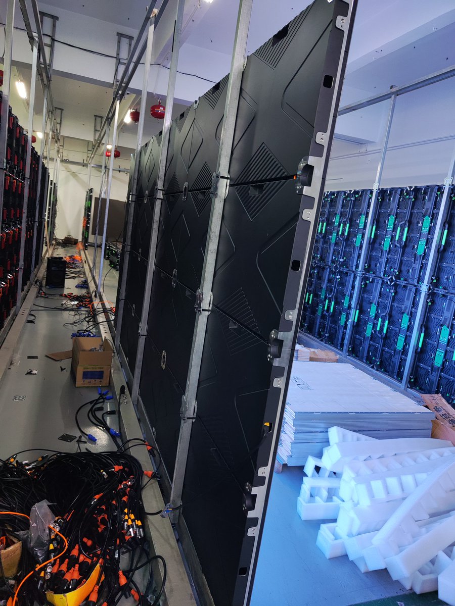 Weiye_Roger's tweet image. Indoor P2.5 screen size: 3840x1920mm
Refresh rate: 3850Hz 1/32s
Aging, sent to South Korea
Please contact me to bring you perfect service and higher quality products
#ledwalldisplay #leddisplayscreen #ledposter #ledindoor #ledscreenadvertising #leddisplaysolution #led_wall_displa