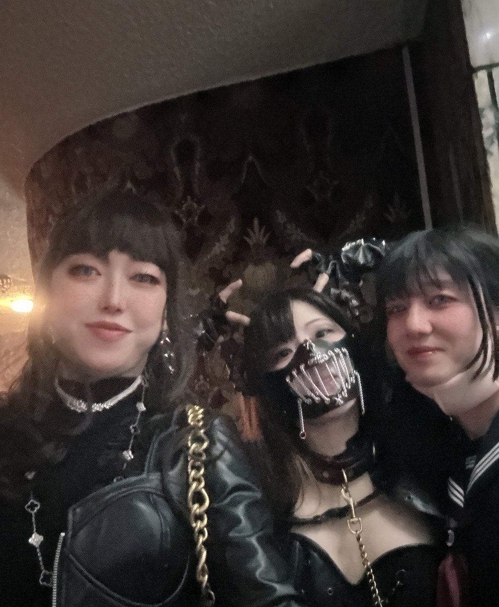 mihok0425's tweet photo. 今年最後のデパH楽しかったです
#女装  #女装さんと繋がりたい  #cd #Crossdreser  #偽娘　#女装家
#男の娘　#カマレズ  #女装メイク　#女装の男  #女装レズ  #女装男
#デパートメントH #デパチ https://t.co/i3BhRzOGrA