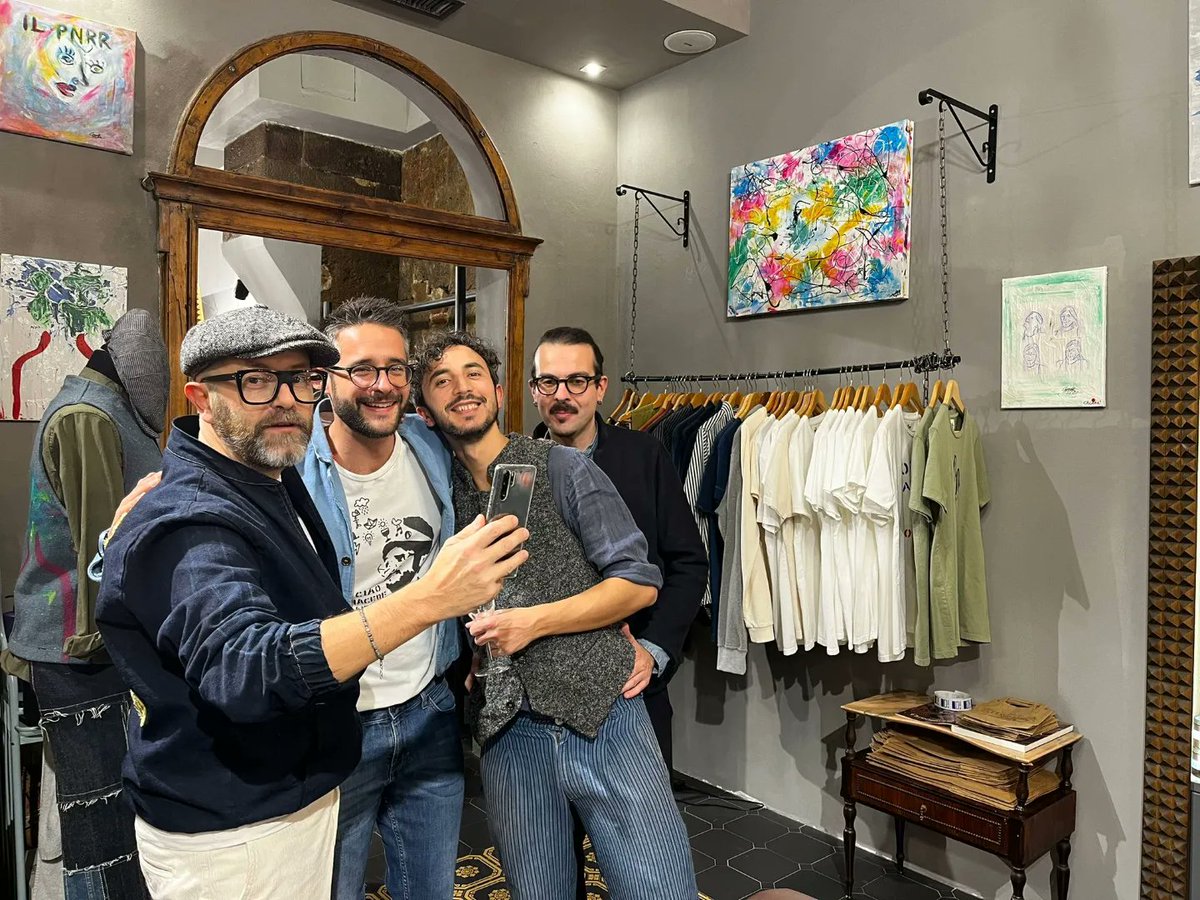 Cappellinia's tweet photo. Alcuni momenti della mostra di sabato 3 dicembre😊☺️ https://t.co/tD7DfpPOSd