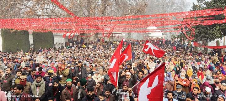 Alyas36788241's tweet photo. Sheikh Abdullah's Birth Anniversary

Pictures From NaseemBagh Hazratbal Srinagar @OmarAbdullah @SaraHayatShah @nasirsogami @shahyawar786
@hassanrahi_ @ChowdryRamzan @MasoodiMajrooh
#DelegateSession
#PresidentialElection https://t.co/MURVvWZPyP